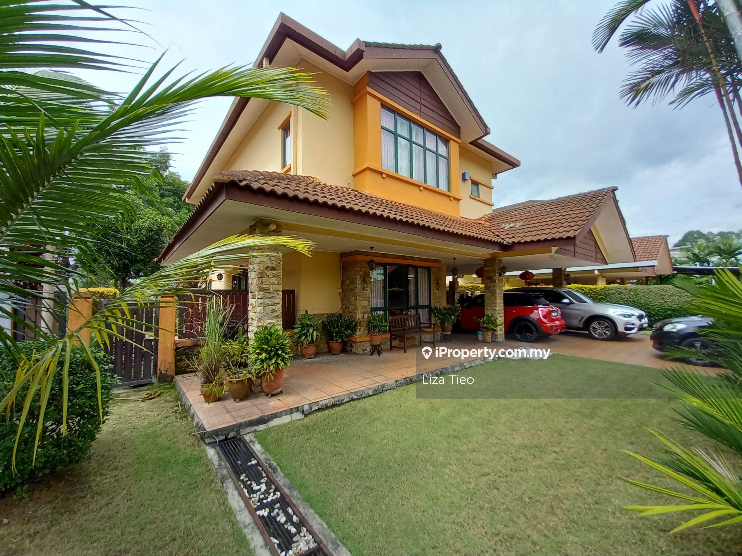 Bukit Rimau Bungalow (Gated & Guarded) with gym & swimming pool