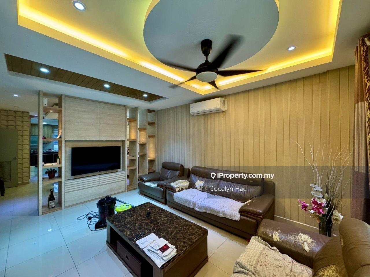 Seri Austin @ Lake View Double Storey Terrace Full Renovated For Sale