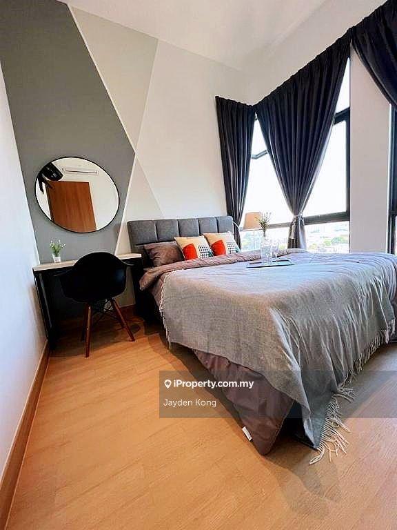 Freehold Service Residence Ss15 for Sale