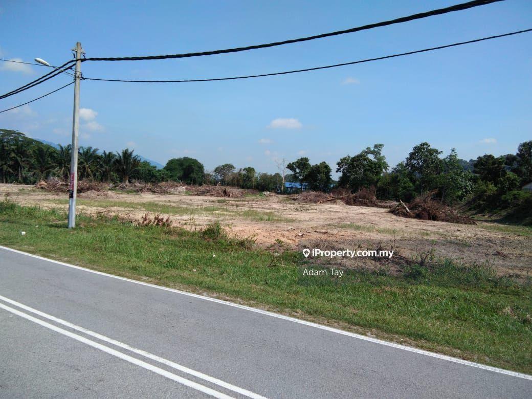 Semenyih Town, Semenyih. Zone commercial Agril for sale.