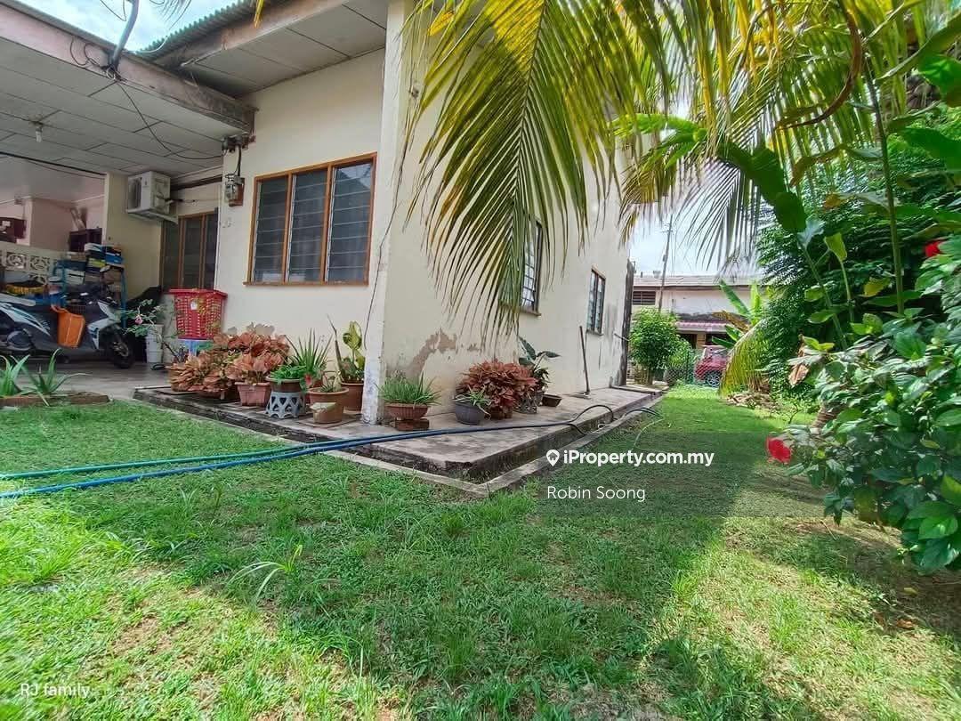 Freehold Corner 1 Storey Terrace in Bukit Baru