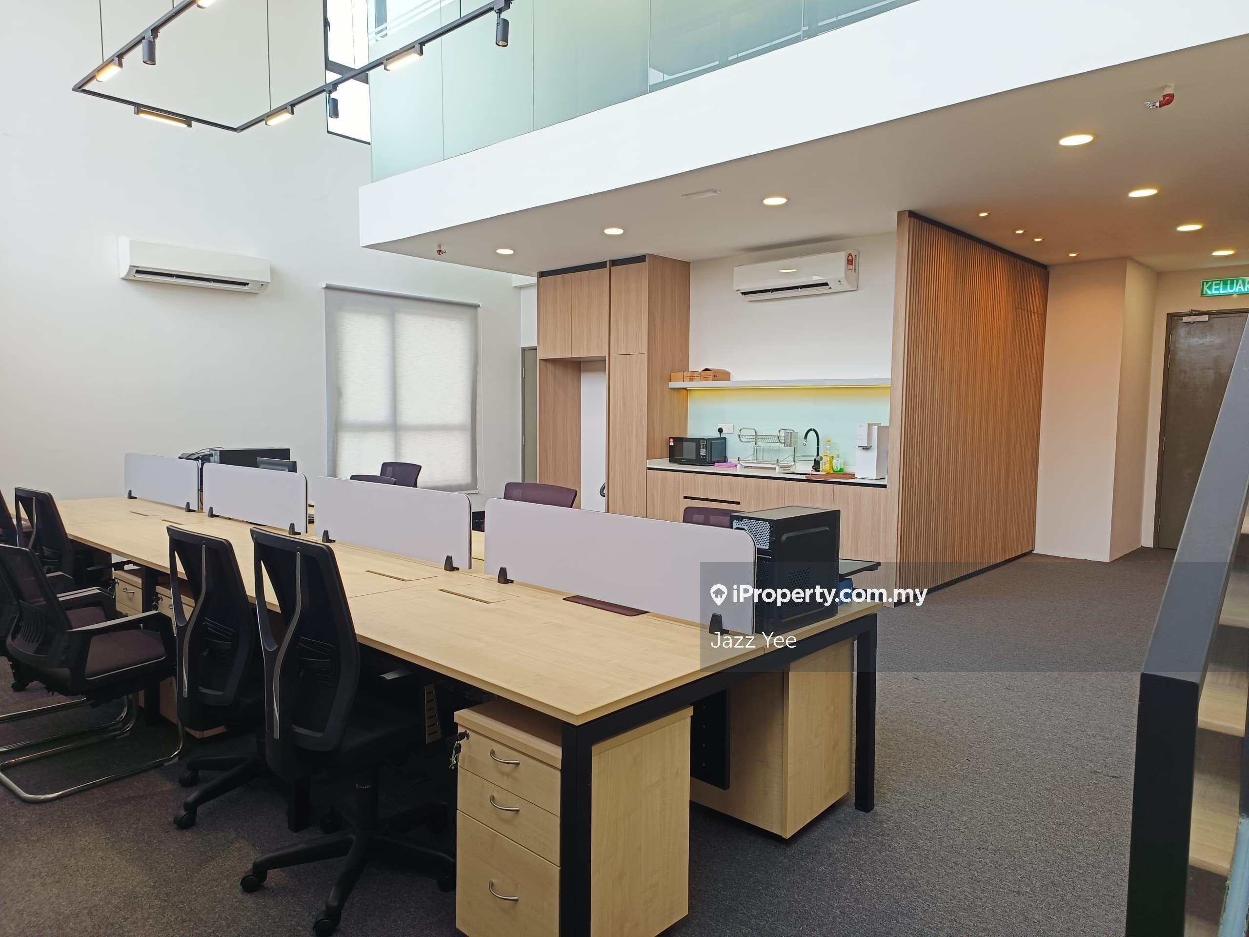 Bandar Puteri Fully Furnished Stellar Suites Duplex unit for Rent 