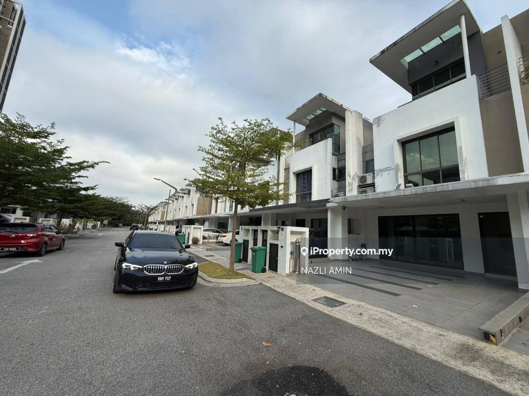 Freehold 3 Stry Terrace Lake Point Residence Cyber 11, Cyberjaya 