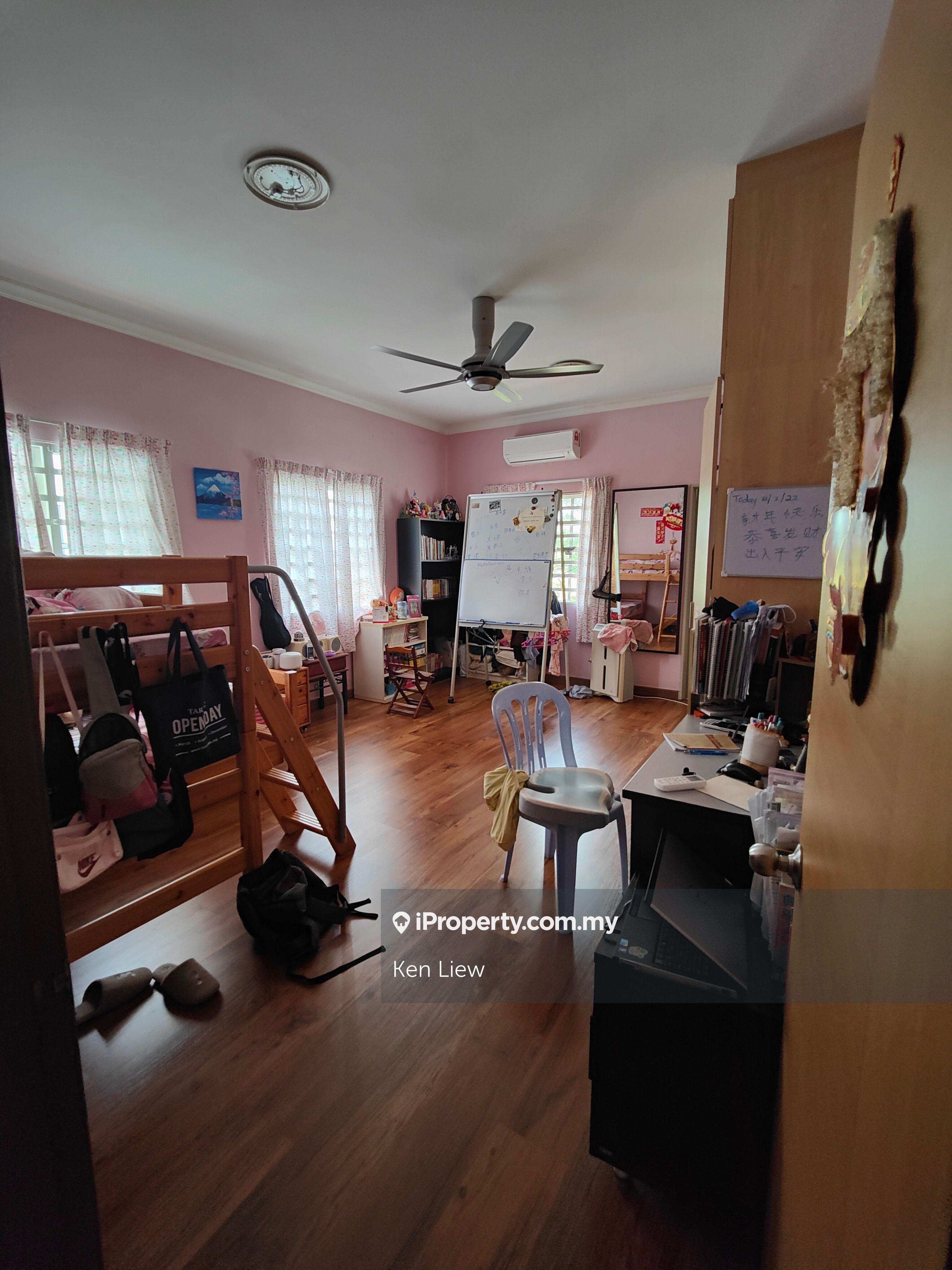 Taman Tropika 2 Semi D Kajang Partly Renovated Furnished