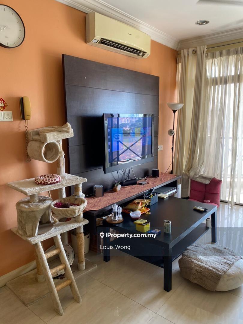 Desa Villa Condo, 1151sqft, Freehold, Well Kept, 5 Mins To Mid Valley