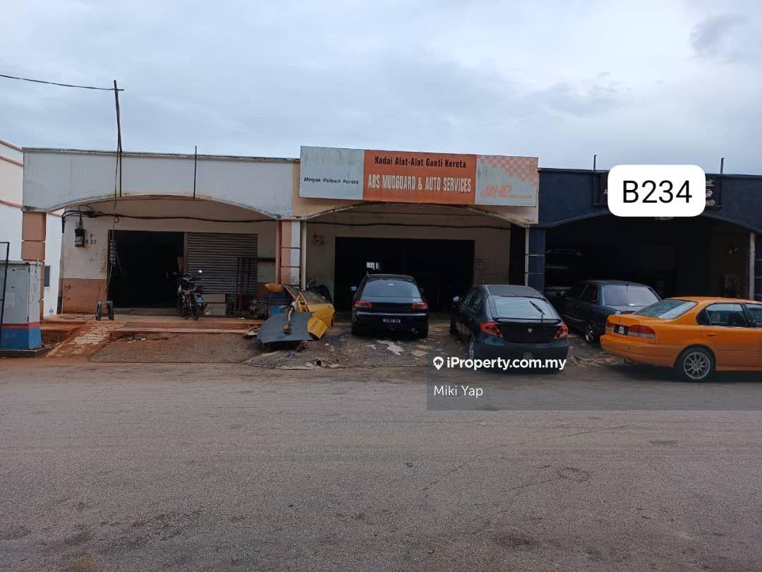 B234 intermediate Shoplot