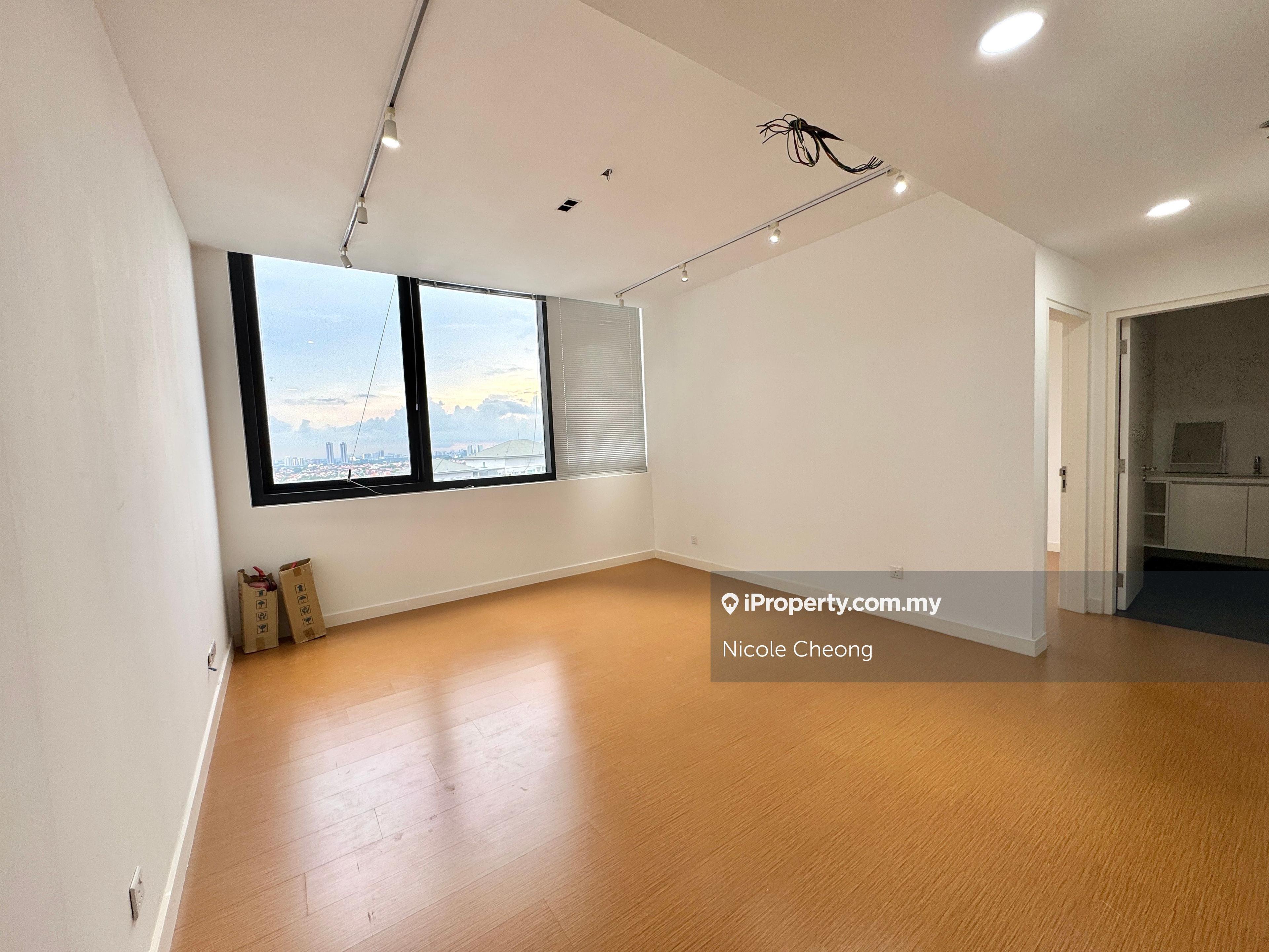 The Hub Partially Furnished Unit For Sale, Only Rm799,000 !!