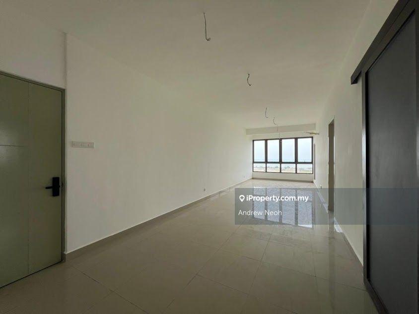 Brand New Unit , 2 Parking , Sell Below Market