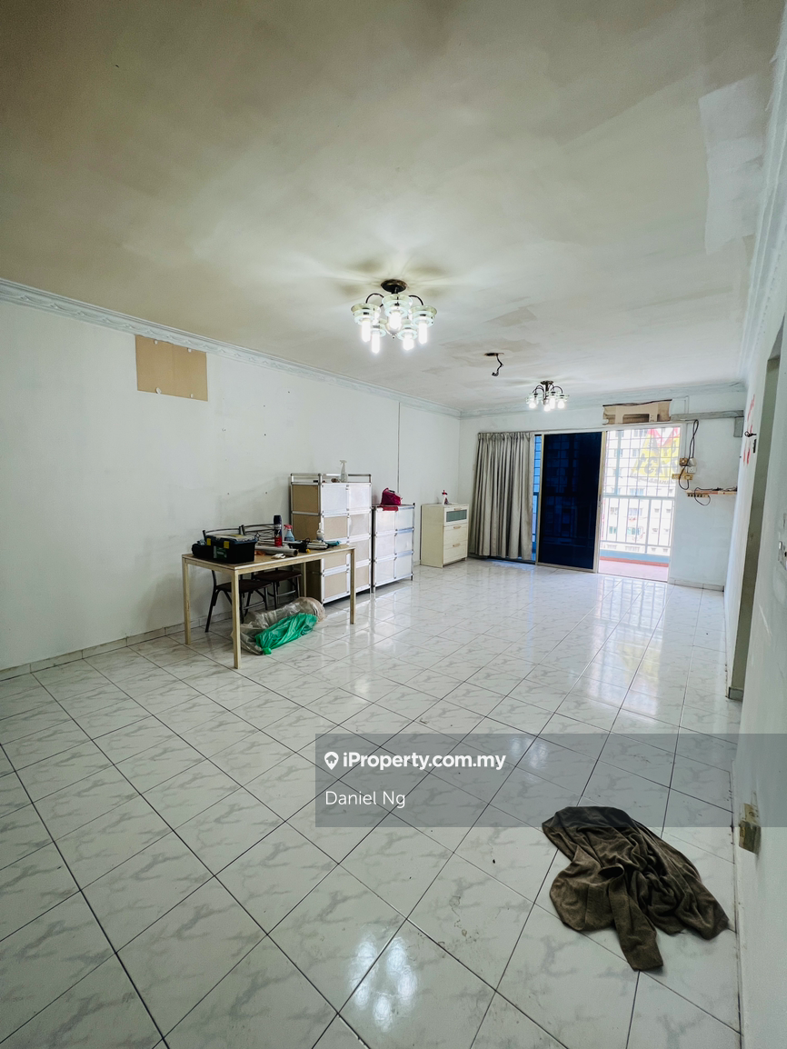 Desa Petaling, Desa Sri Puteri Apartment.