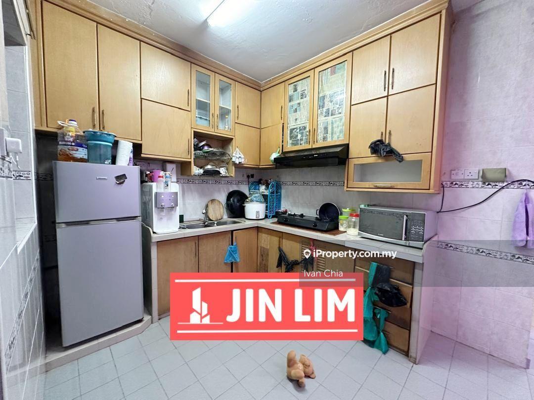 Good deal 1 storey terrace at Mayang Pasir, Taman Sri Tunas.