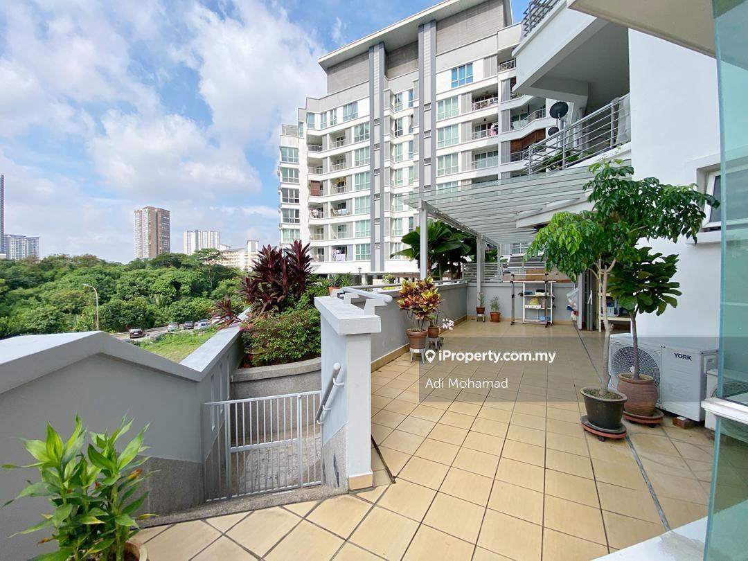 Corner 2378 sq ft. Big Terrace with Direct Access to Pool. 2 Car Parks