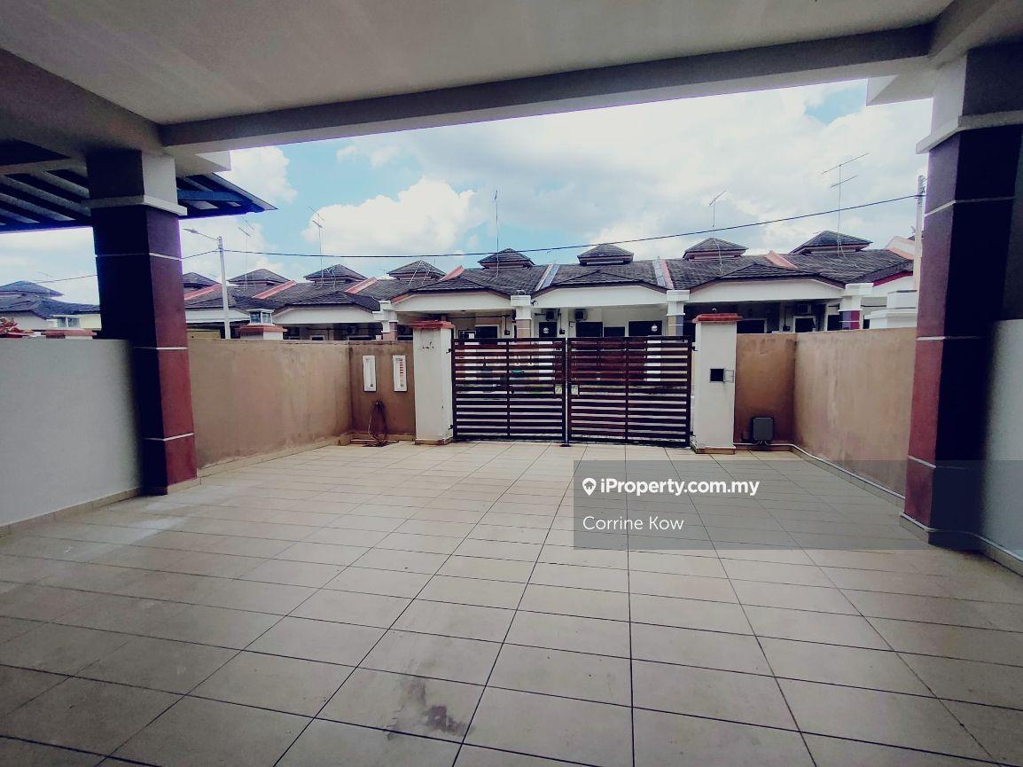 Taman Kluang Indah single storey house for rent Kluang