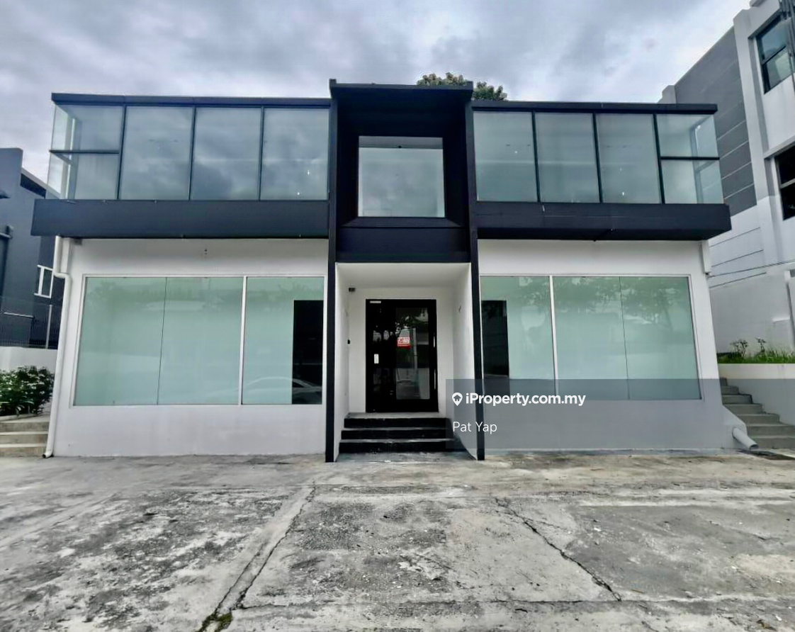 Facing main road High exposure for showroom