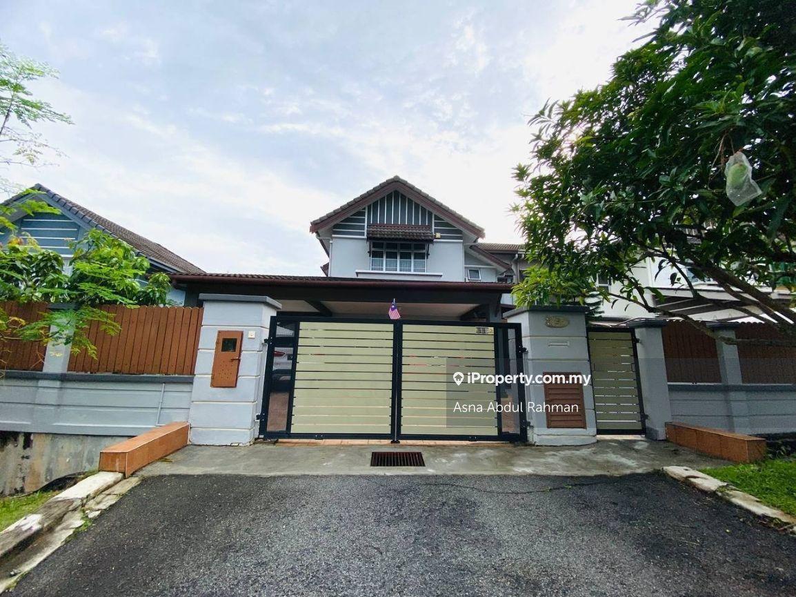 Nice Cosy Double Storey Semi D at Laman 2, Bandar Seri Putra, Kajang
