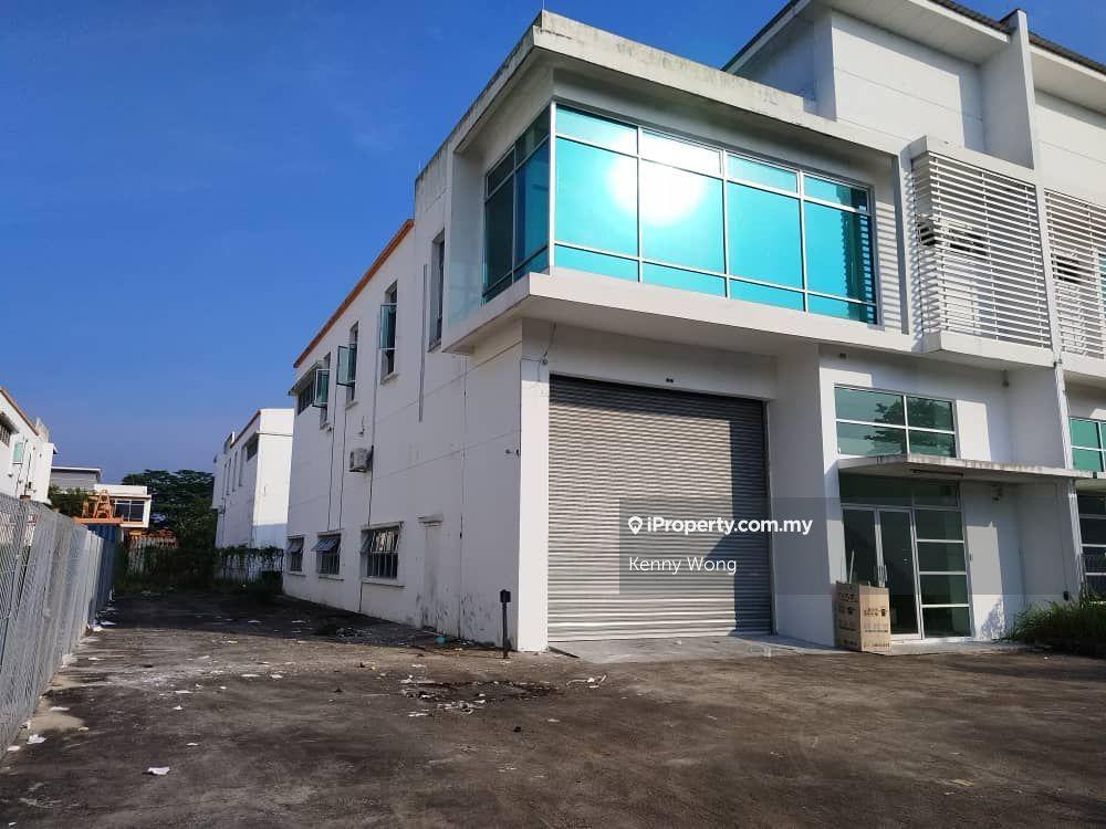 Freehold double storey semi d renovated factory at silc gelang patah