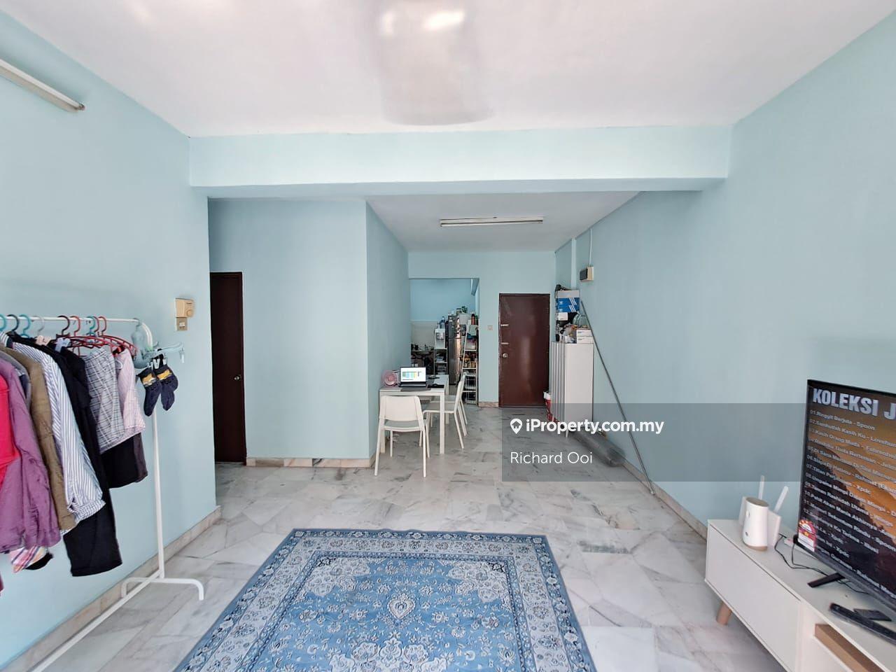 Good Condition Vista Lavender Apartment Taman Kinrara Puchong