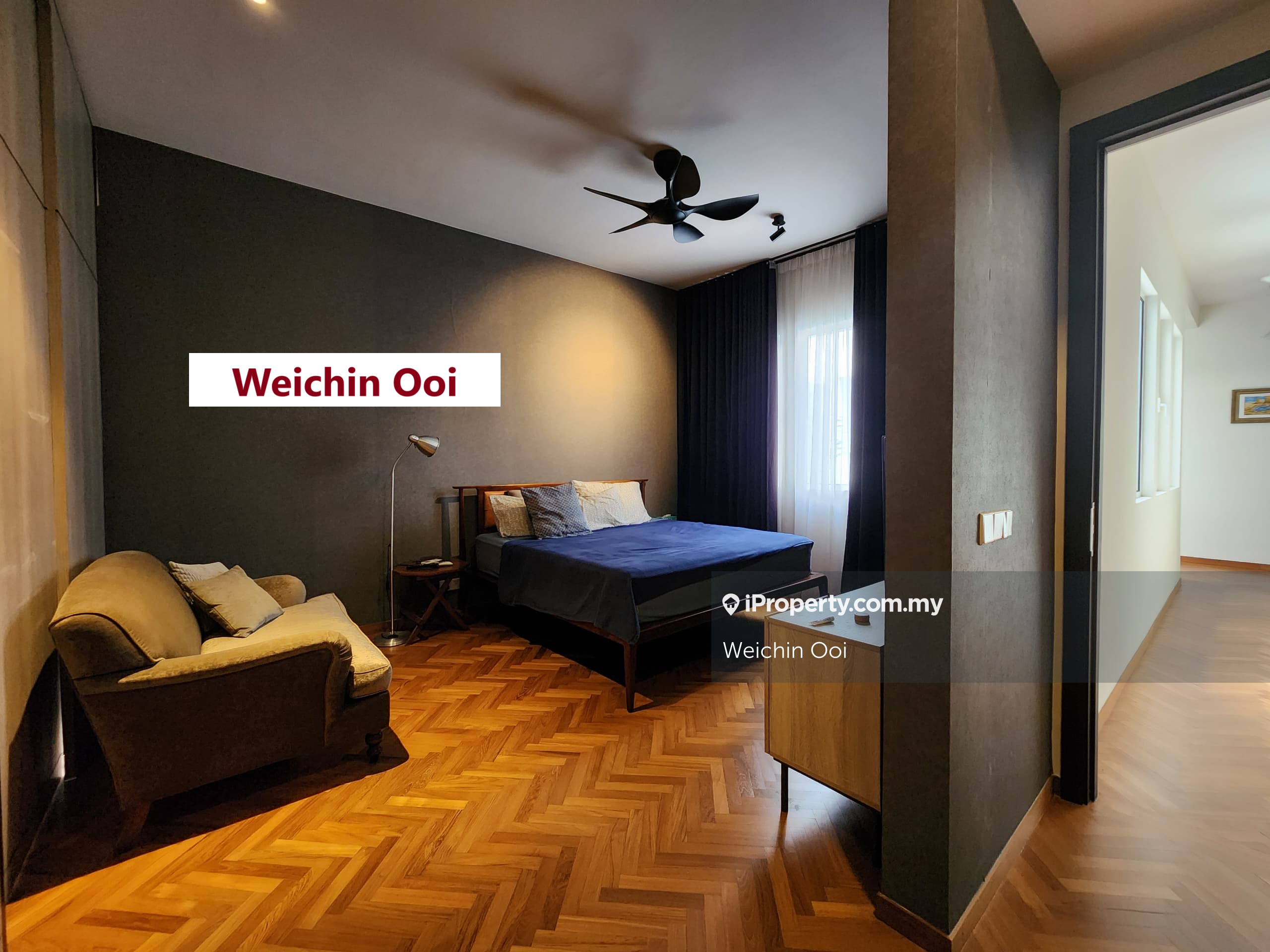 E&O Ariza Seafront Well Furnished and Renovated Terrace House
