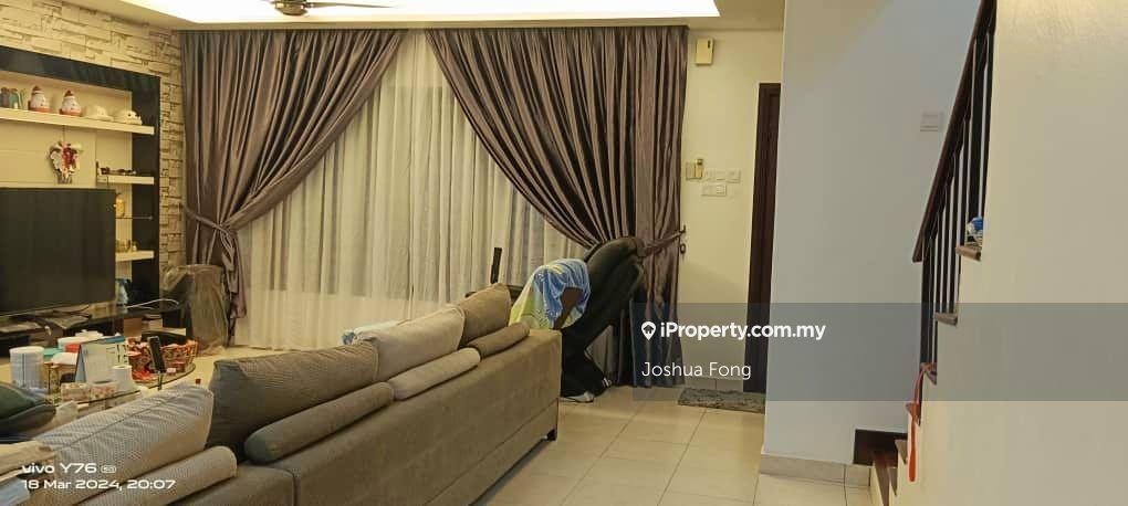 3-storey terrace house for sale in Puchong Hartamas 