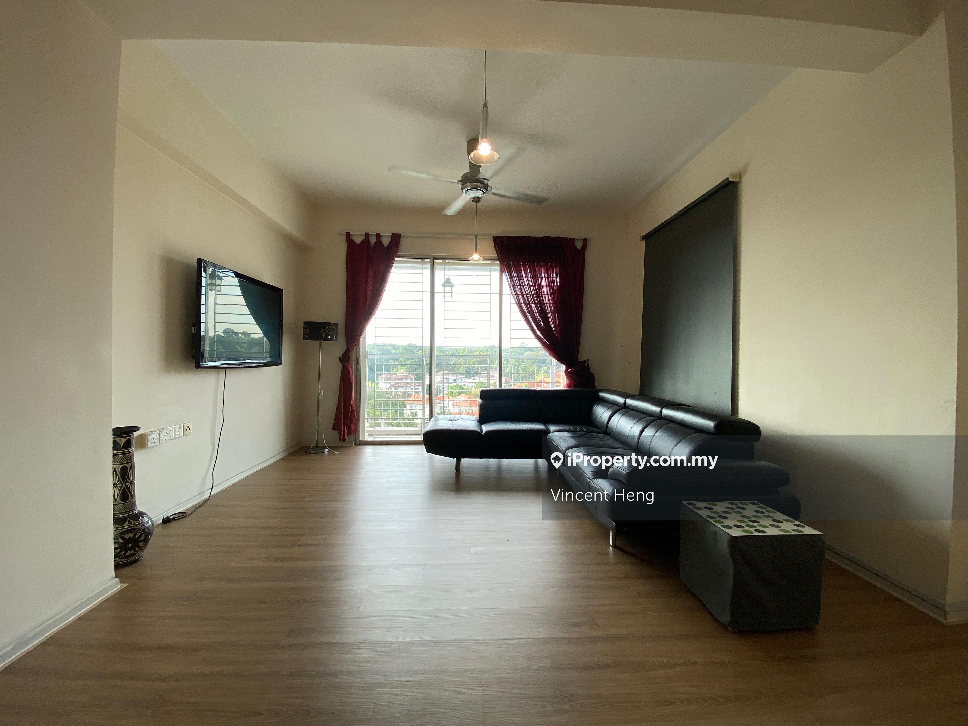 Low density community and walking distance to mrt station