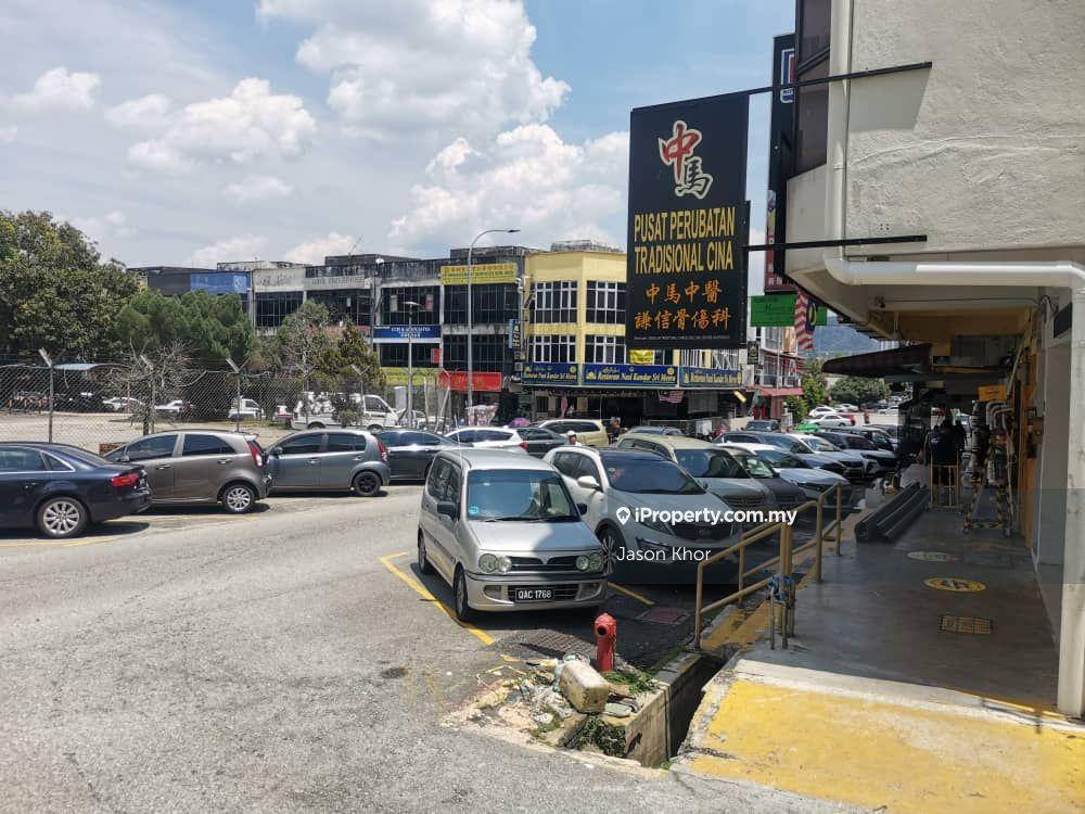 3 Storey Endlot Taman Muda/Taman Putra Shop For Sale Roi5.5%