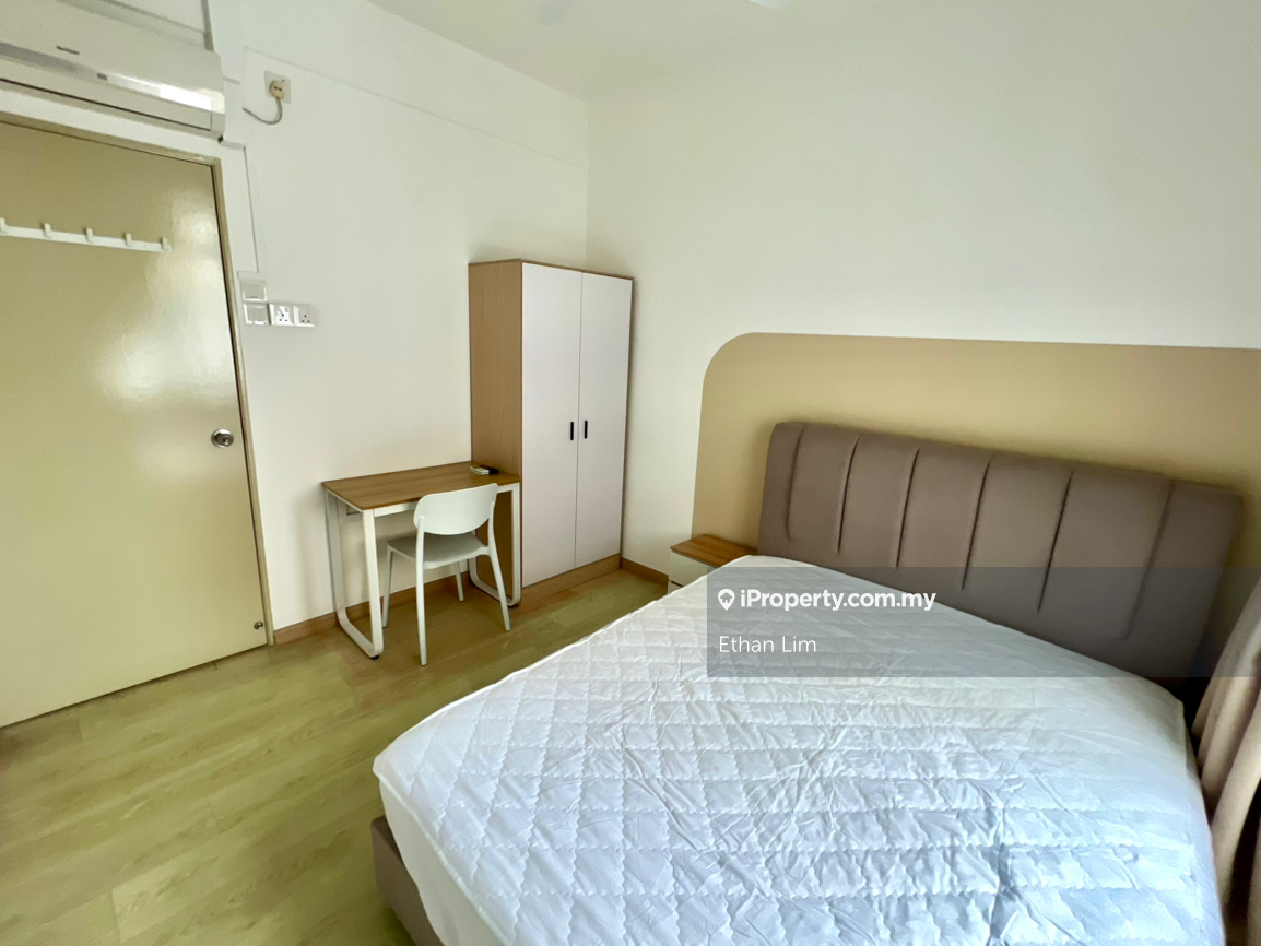 Hotel Style Room Rental at Larkin