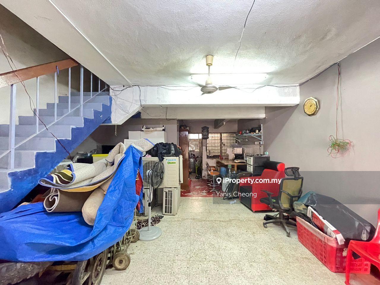 Taman Wilayah Selayang, 2.5 Sty, Basic Unit, Below Market