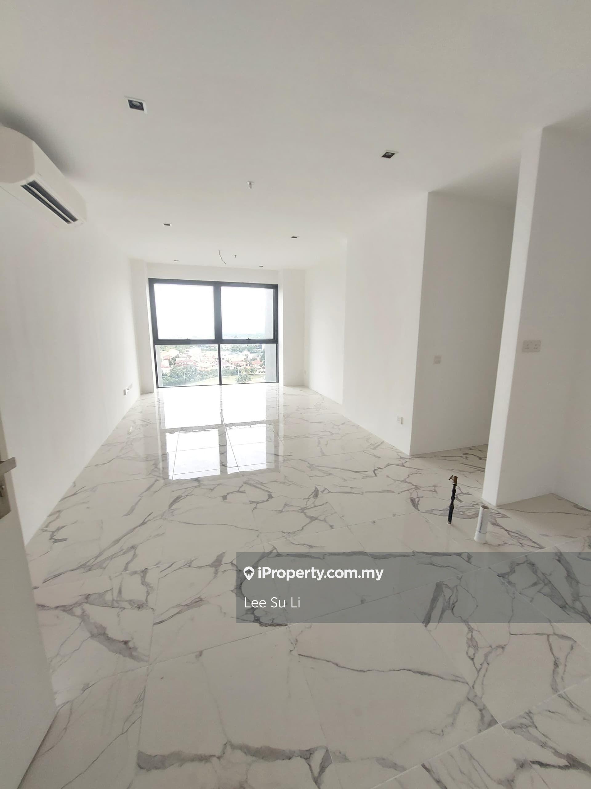 Brand New Unit with Balcony & Panoramic Golf Course View