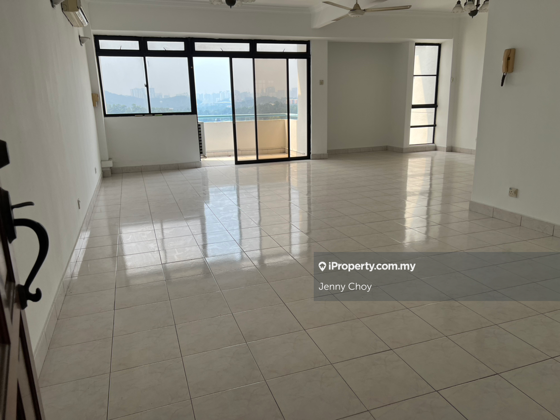 Prima 16  condo  breezy n quiet