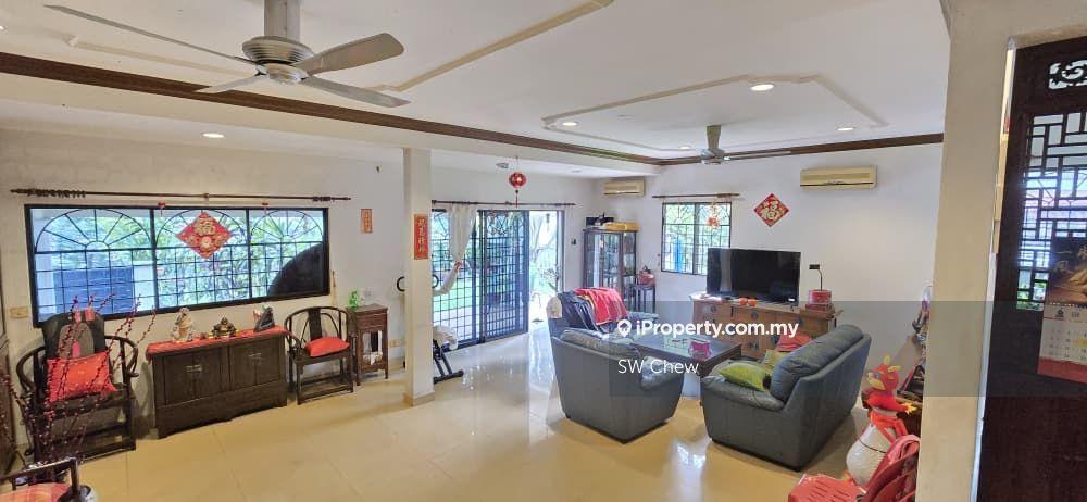 Bangsar, Lucky Garden, 2 Storey Semi D with Big land for Sale