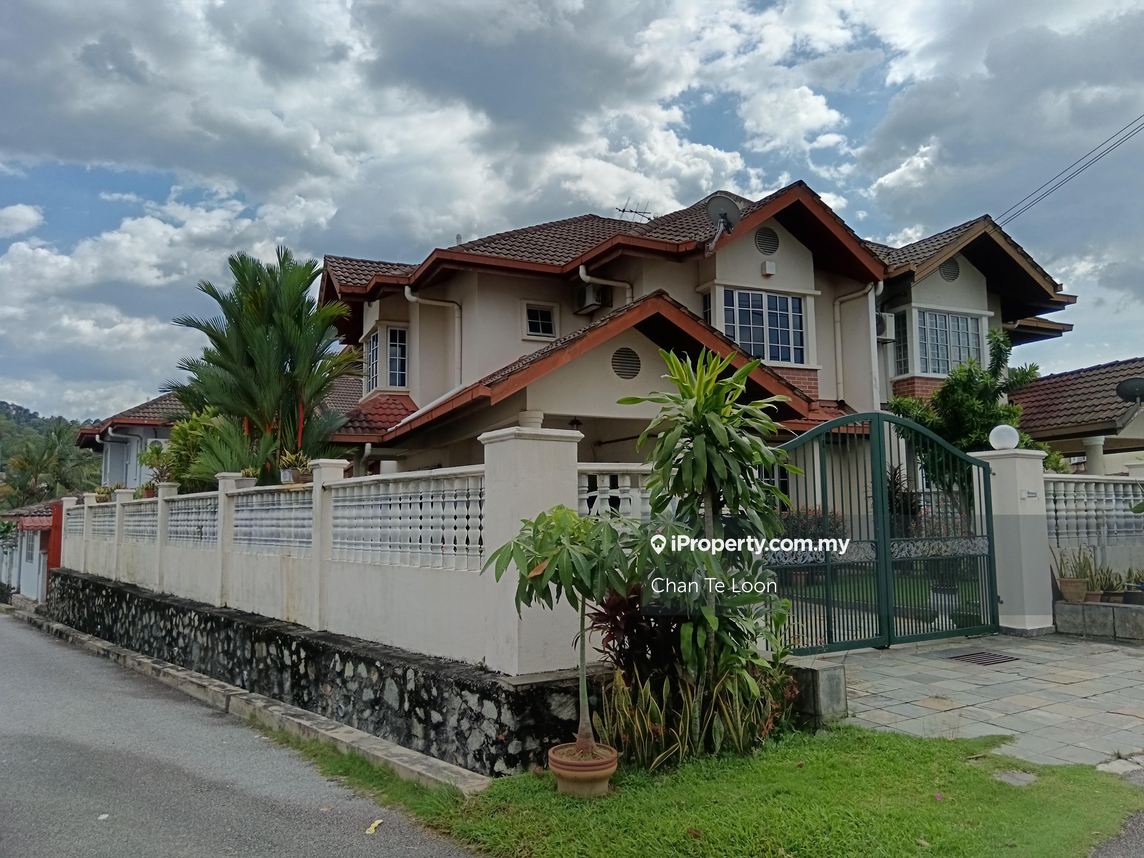 Freehold 2 storey Semi-D at Bandar Kinrara bk4