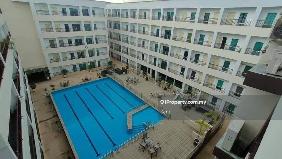 Partially furnished penthouse for rent in Loyal Garden