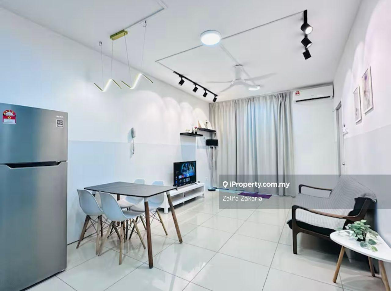 2 Rooms with Big Balcony, Vista Alam Service Apartment, Seksyen 14