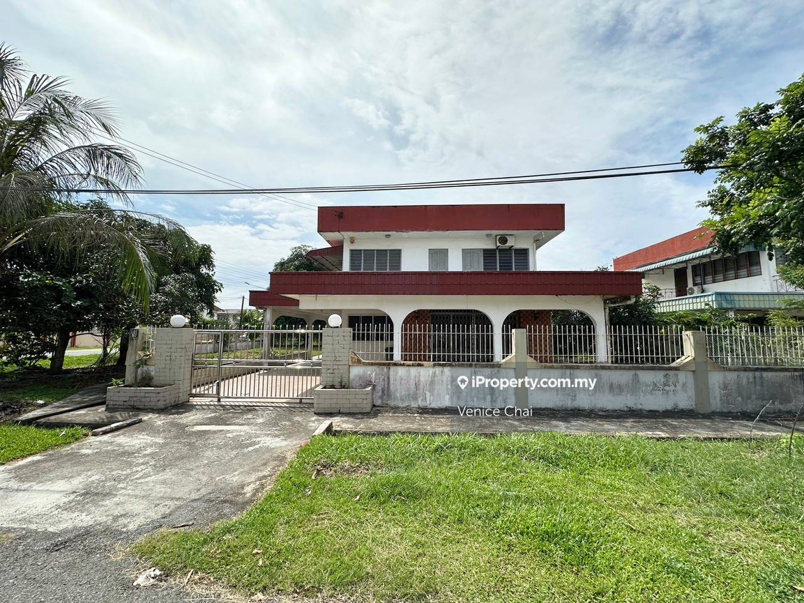 Double Storey Detached House For Sale