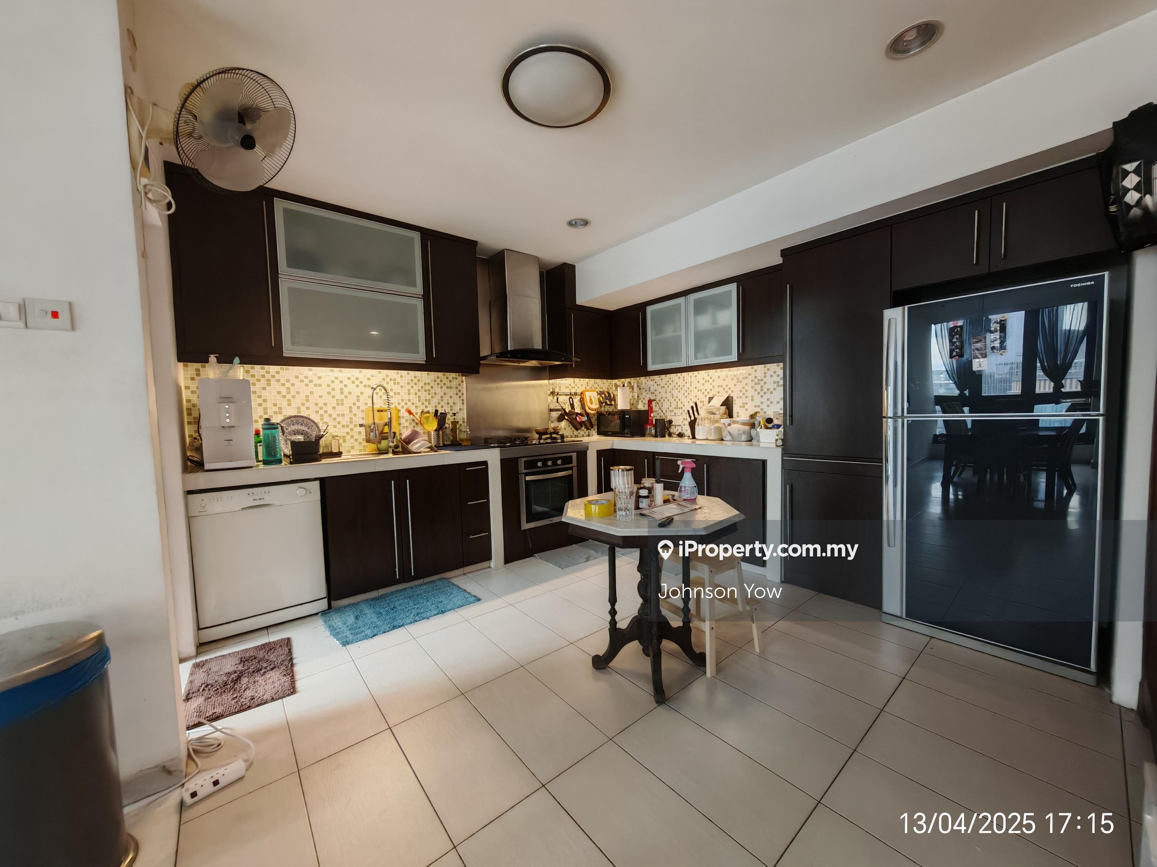 Fully furnished unit move in condition