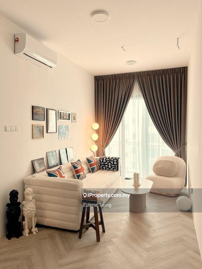 Upton Residence - 4 Miles (Near sunny hill)