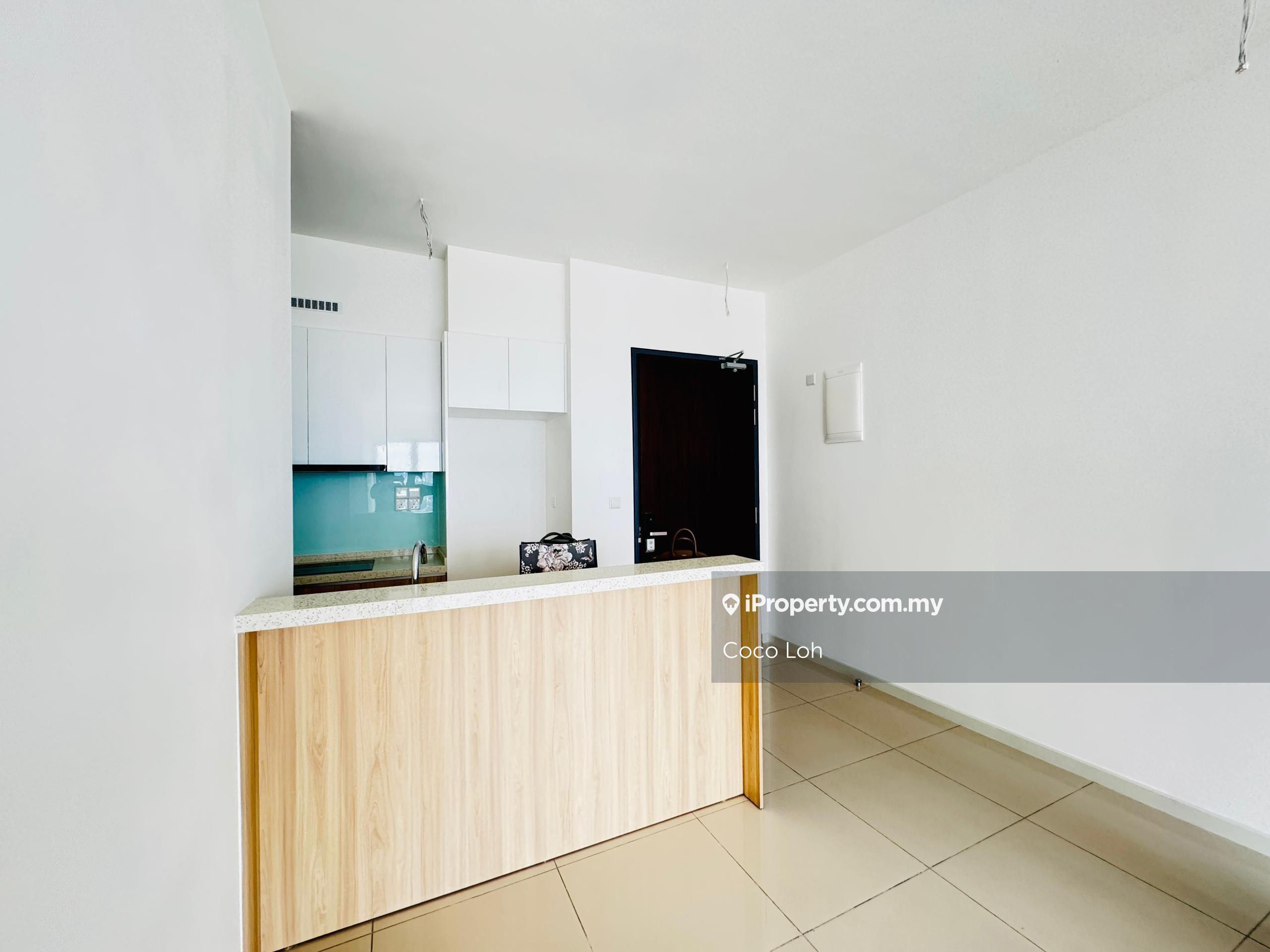 Brand new with 2 bedrooms unit for sales. 5 min walking to monorail