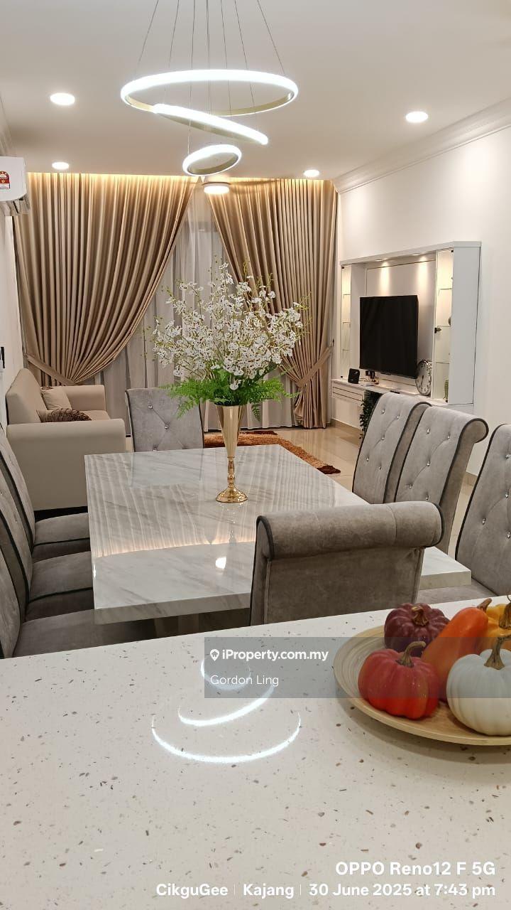 4 Room Fully Furnished Designed Unit @ Topaz Residence For Rent