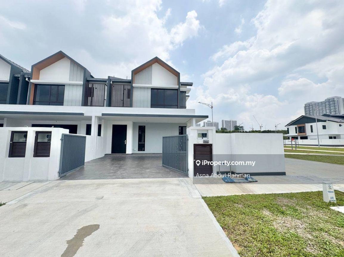 New Freehold End Lot Unit at Serenia Anisa, Bandar Serenia, Sepang