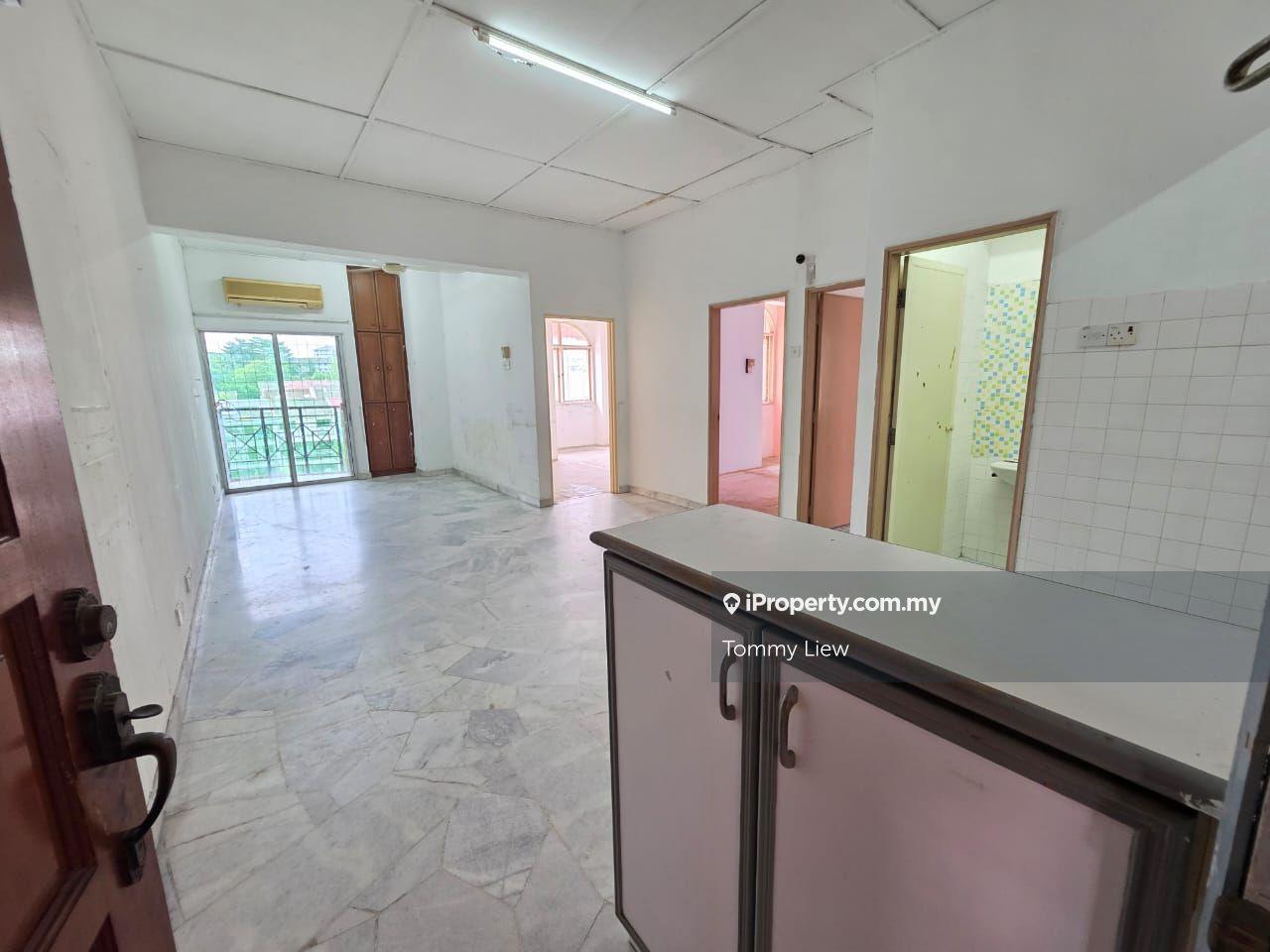 Vacant , Key on Hand