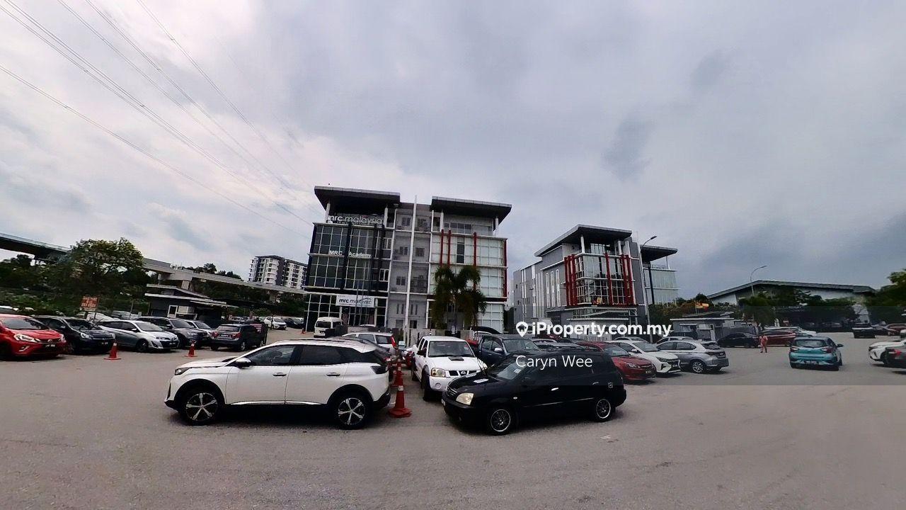 Semi-d factory with 3.5-sty office for sale at Temasya Glenmarie
