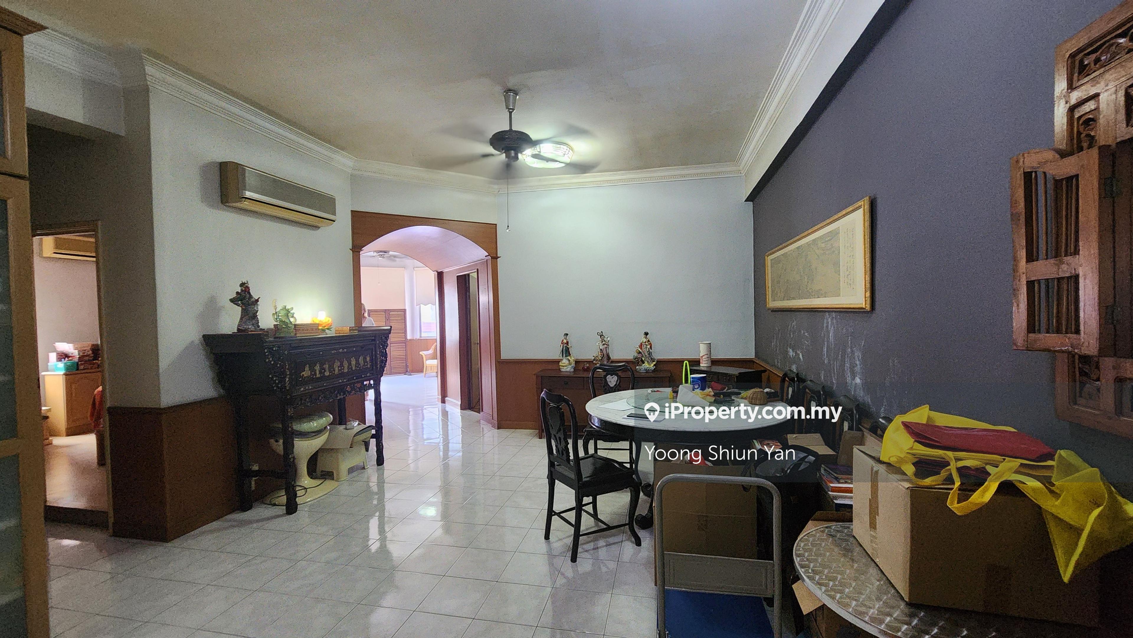 High Floor, Renovated 1250sqft Unit @ Kelana D'putera Condo
