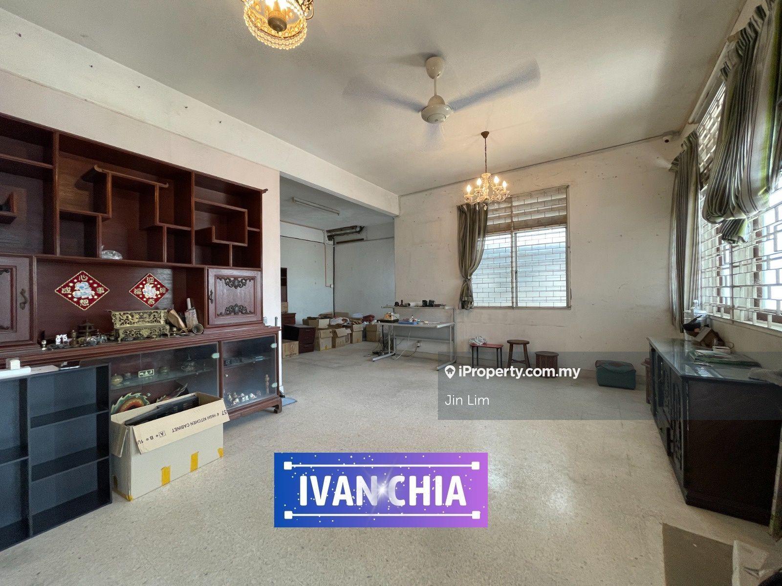 2 storey terrace, land 1625sf, concrete floor