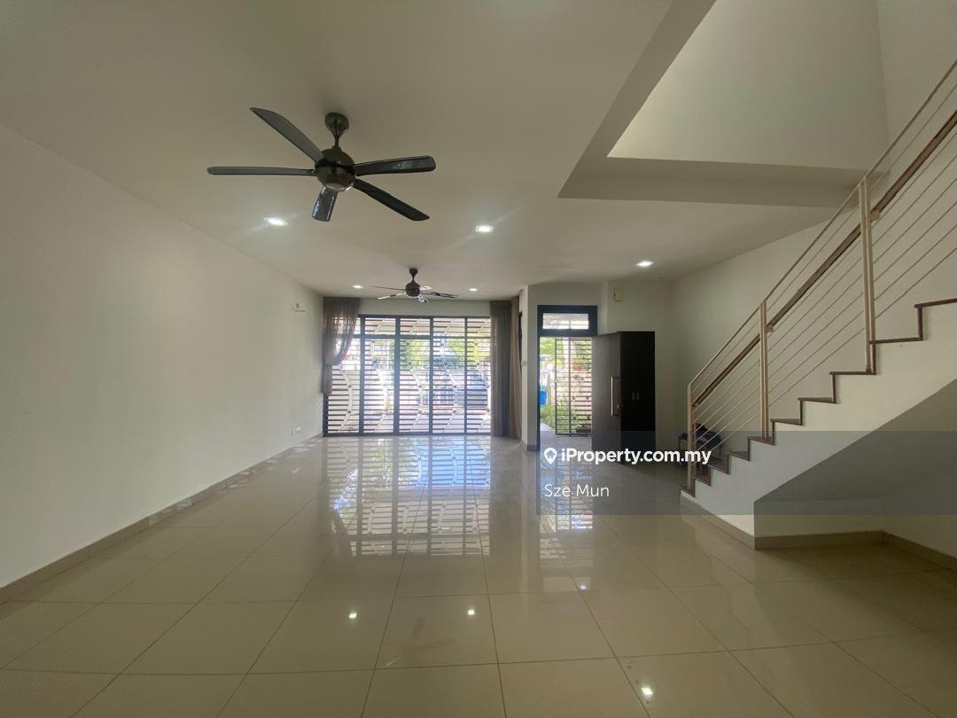 2-Storey Linked House for Sale in Laman Glenmarie