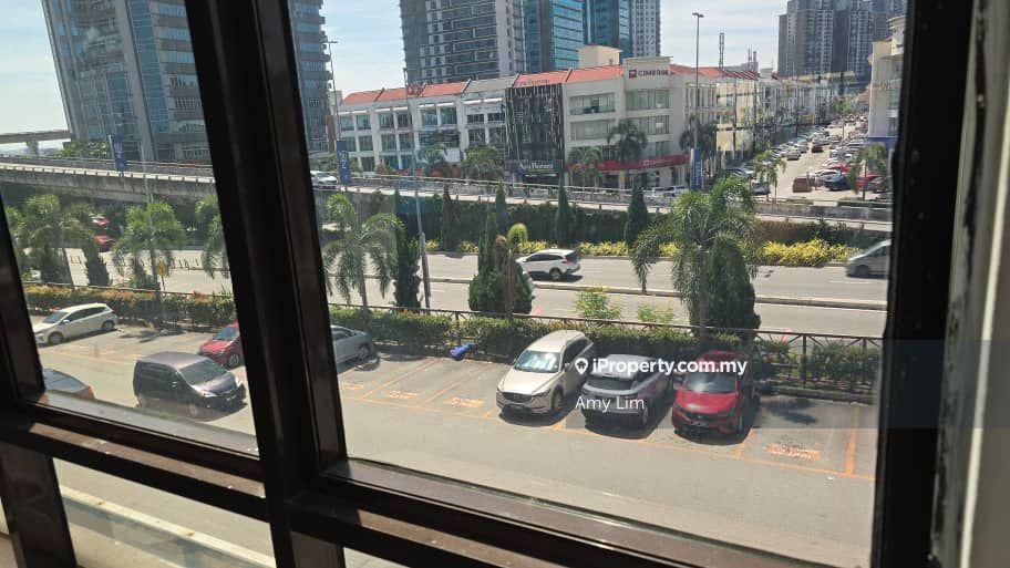 Puchong Bandar Puteri Main road 1st Floor Retail Shop Office Hot Area
