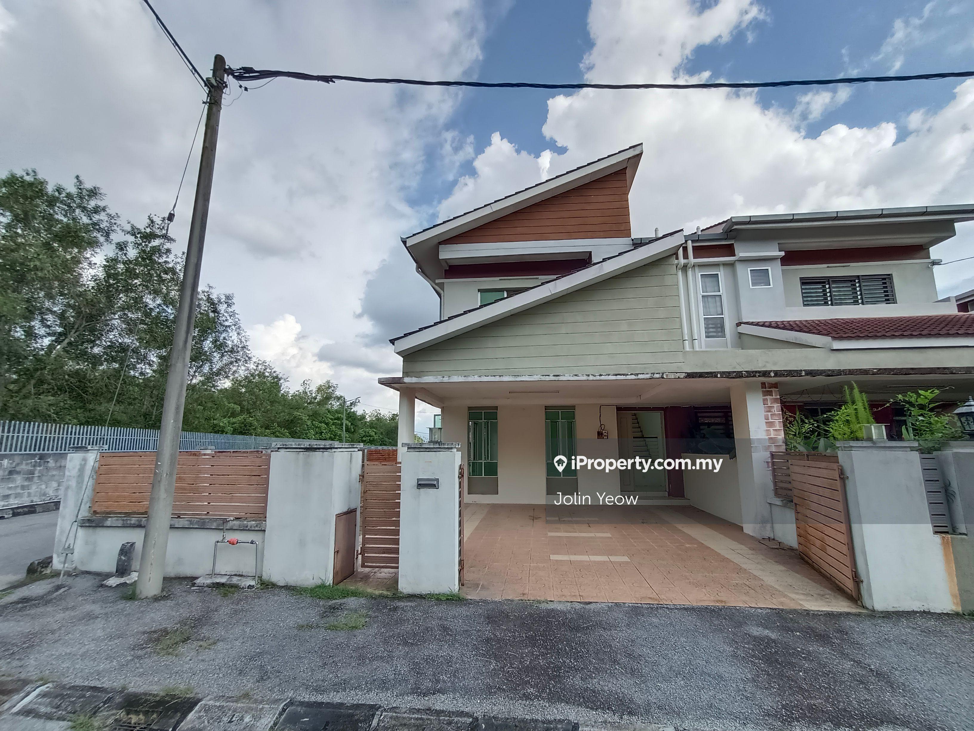 Corner Semi -D Double Storey house Ipoh Lahat mines