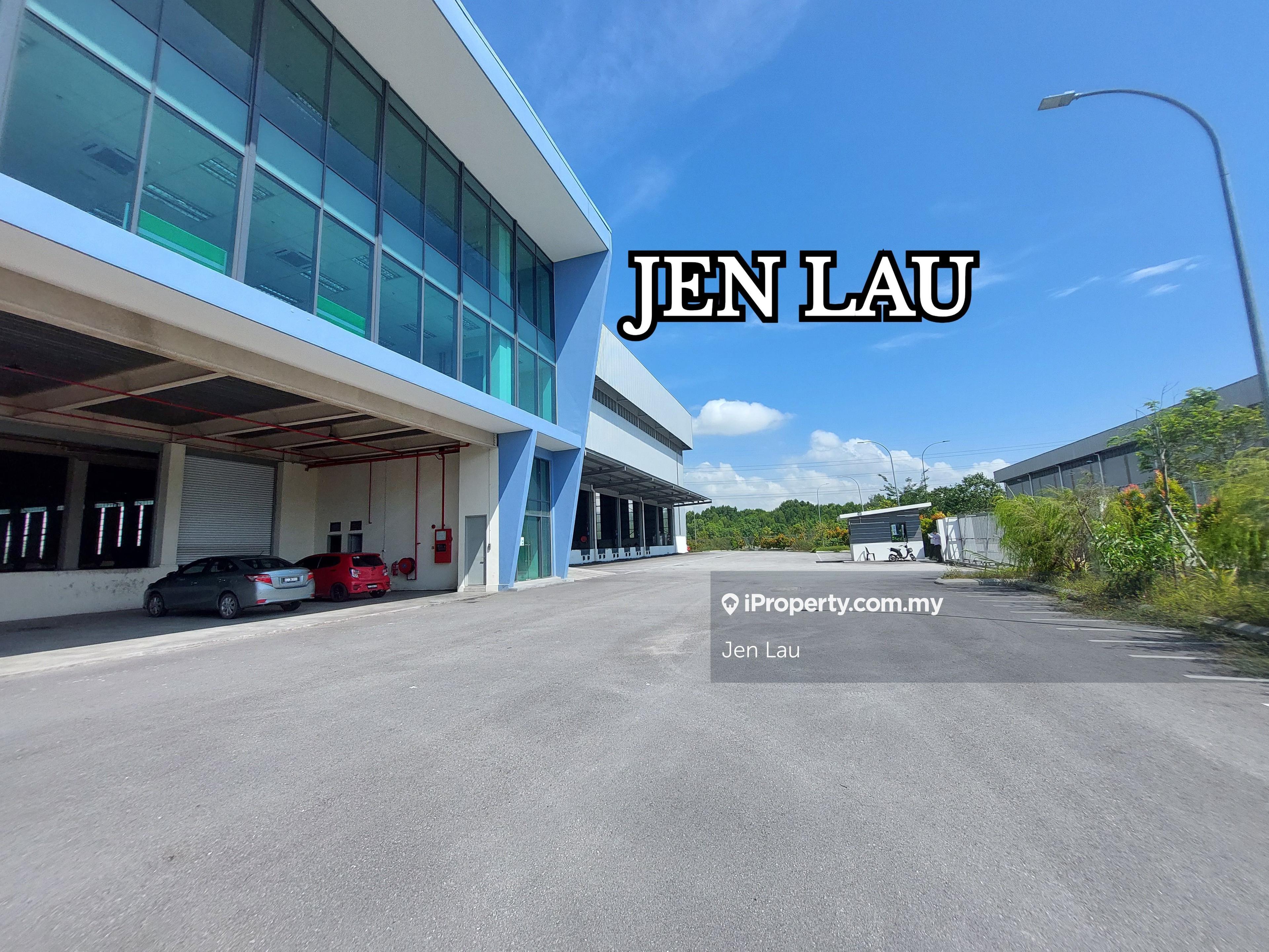 Multiple Loading Bays, 250ksf Detached Warehouse Factory for Rent 