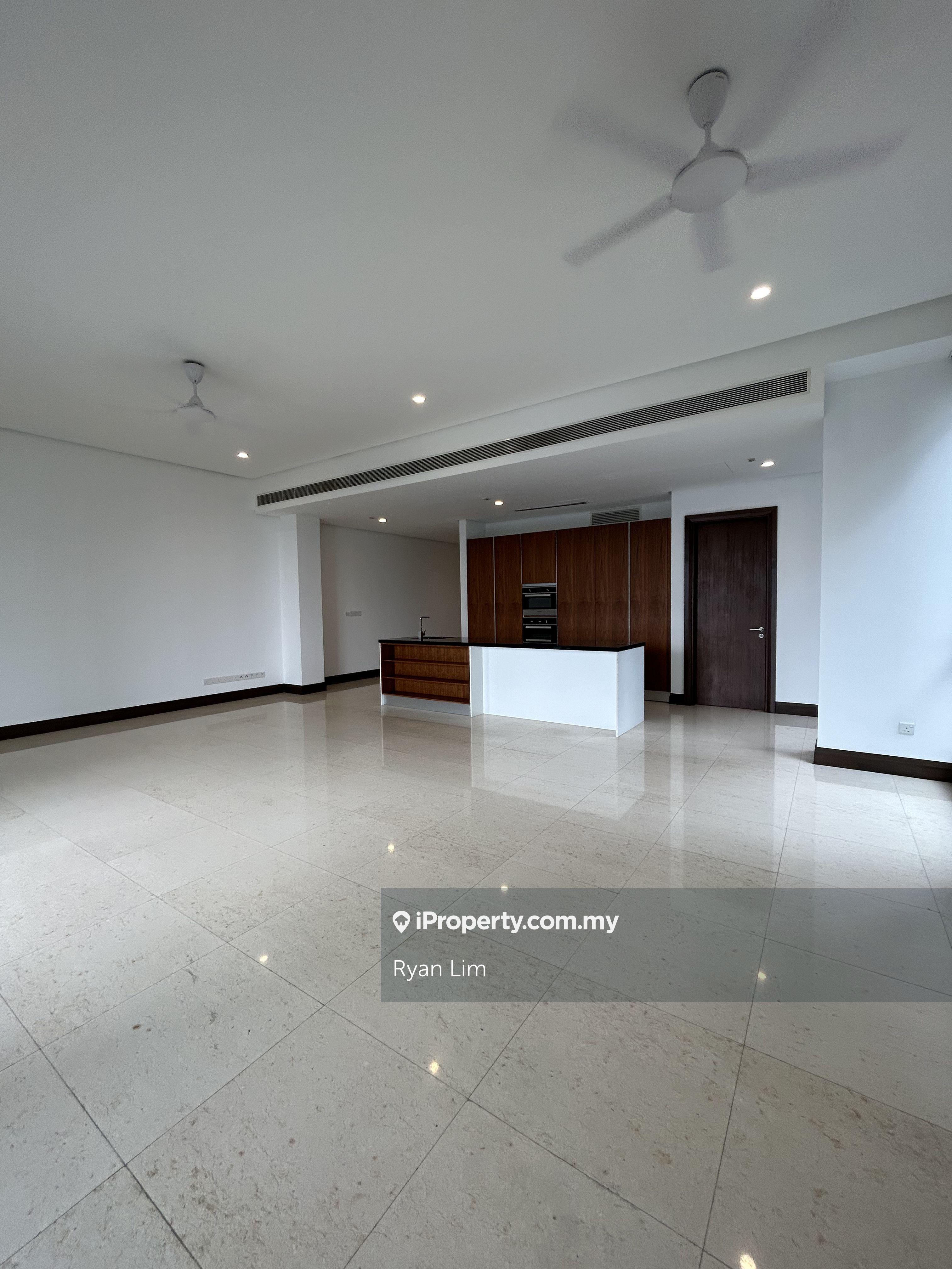Freehold Luxury Condo, Ready Move in Developer Units, 5 minute to KLCC