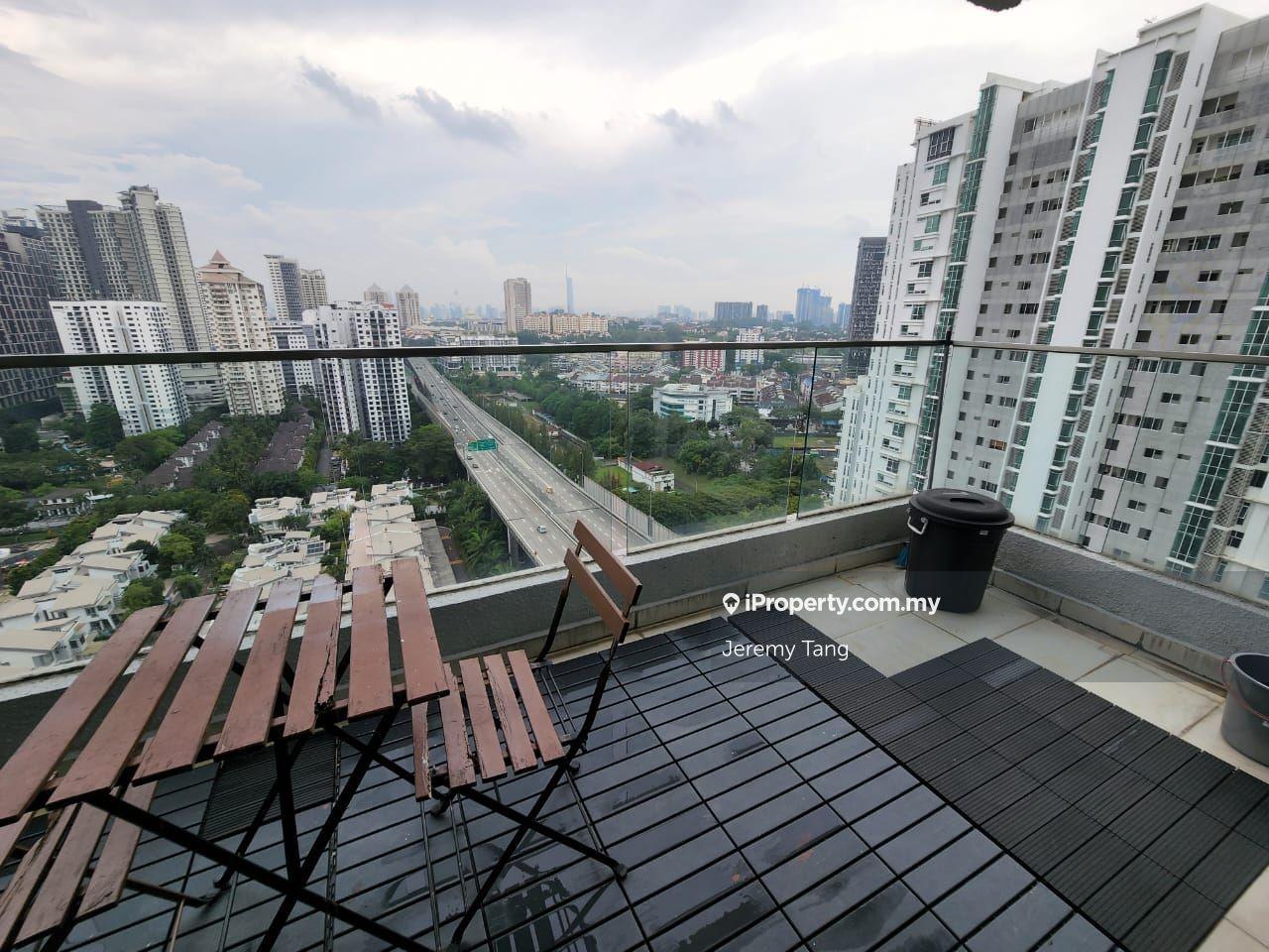 Unique Balcony, one of the only units in Gateway with Balcony