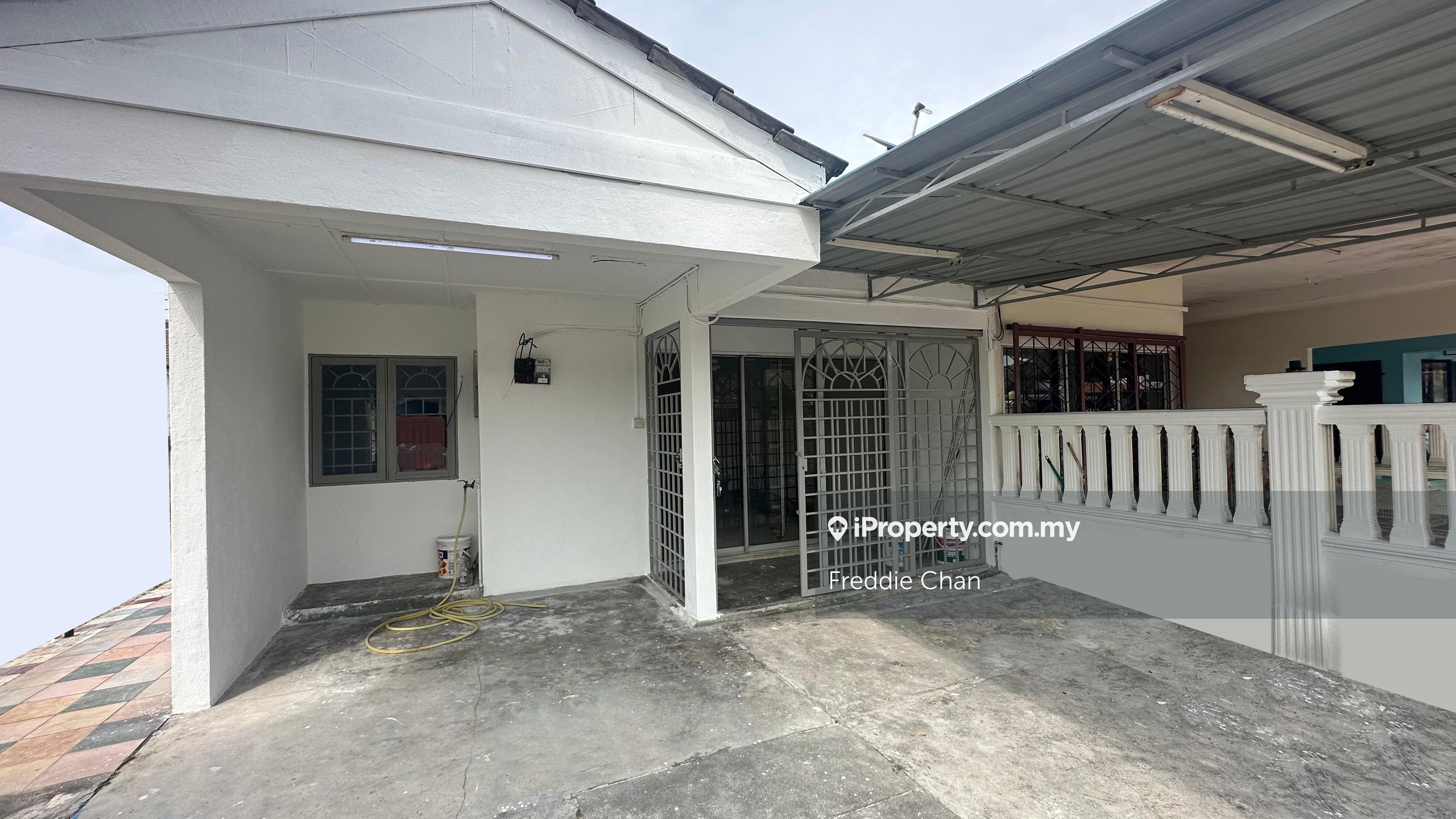 Single Storey Endlot Renovated House with 5 ft. Land For Sale