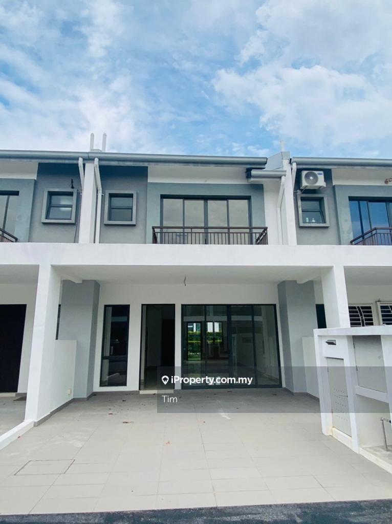 Freehold 2 Sty Terrace (2097sf) @ Diamond City Semenyih